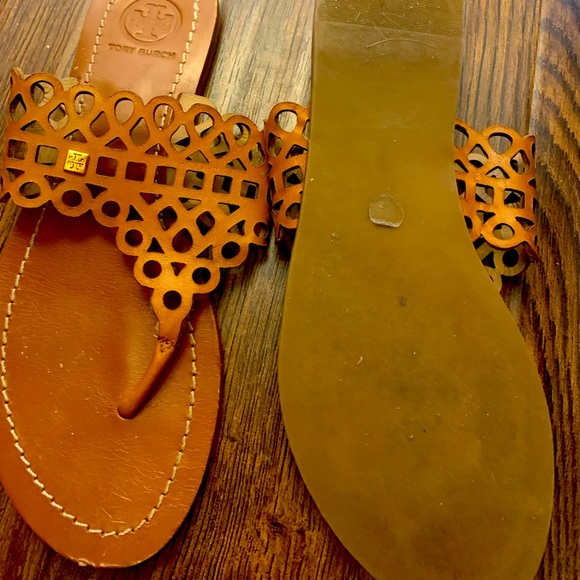 Use Tory Burch sandals in excellent condition - Picture 2 of 2
